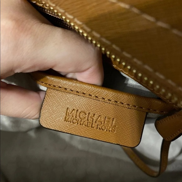 Michael Kors MK Selma LG in Dark Khaki - Picture 3 of 9